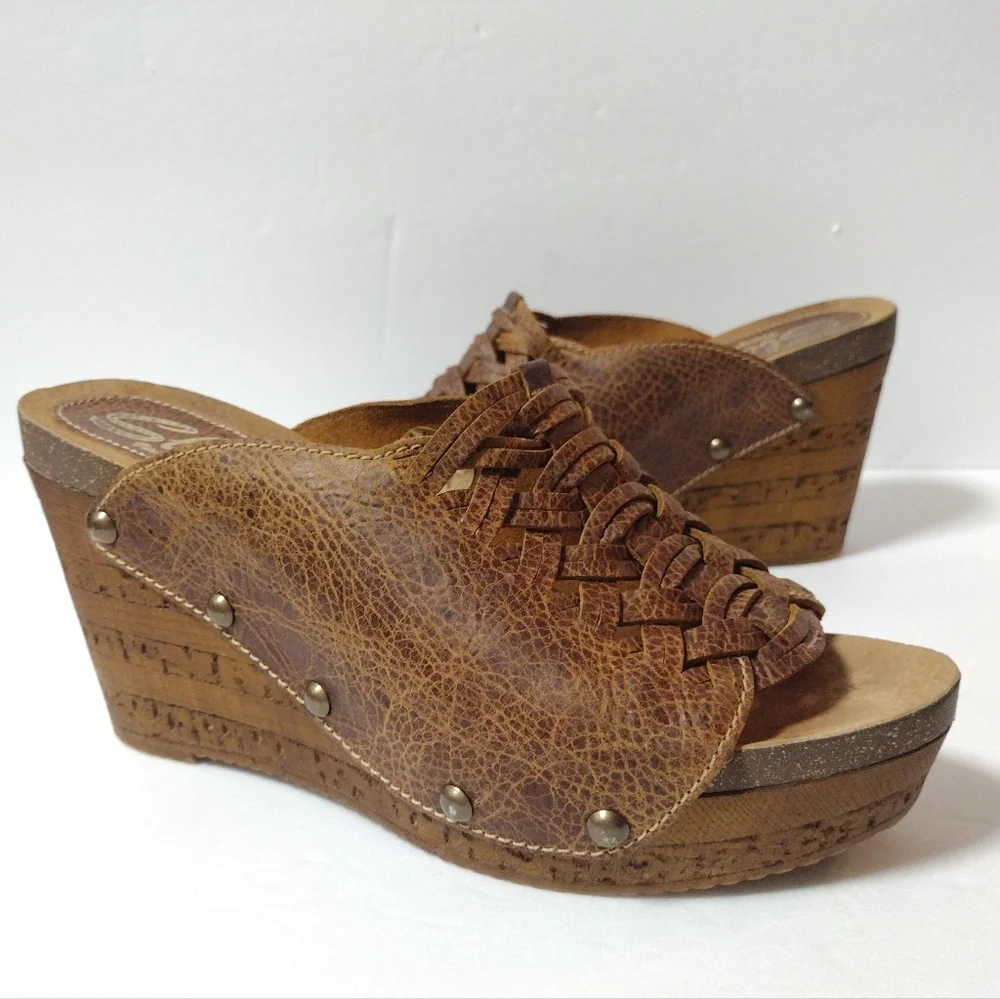 Sbicca Vintage Women's Genesis Woven Leather Slip-On Platform Wedge Sandals 41